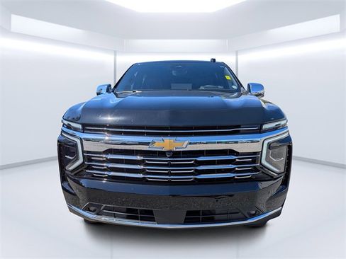 Used 2025 Chevrolet Suburban Premier image 8