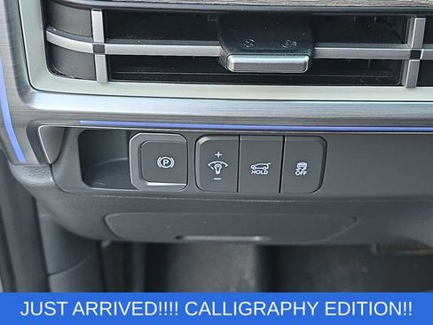 Used 2024 Hyundai Santa Fe Calligraphy AWD/4WD image 30