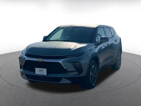 Used 2025 Chevrolet Blazer LT image 4