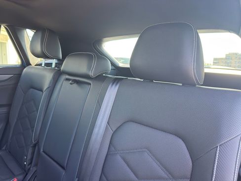New 2025 Volkswagen Atlas Cross Sport SE FWD image 28