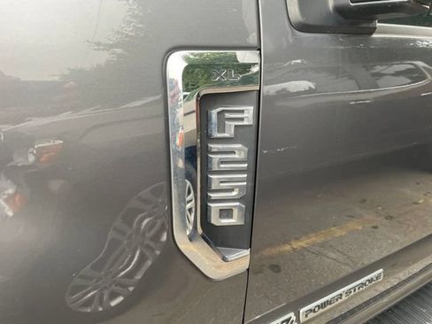 Used 2022 Ford F250 XL w/ Power Equipment Group AWD/4WD image 4