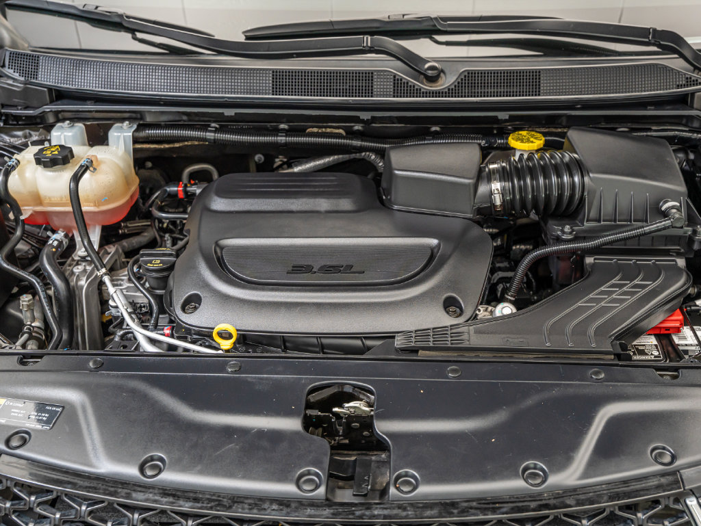 Used 2022 Chrysler Pacifica Touring-L FWD image 42