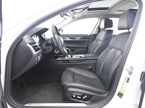 Used 2018 BMW 750i xDrive AWD/4WD image 29