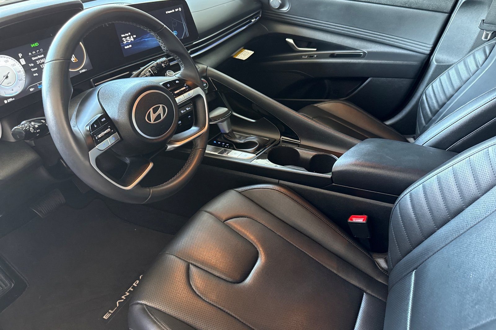 Used 2025 Hyundai Elantra Limited FWD image 9