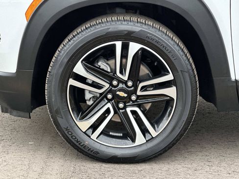 Certified 2024 Chevrolet TrailBlazer LT w/ LT Cold Weather Package FWD image 8