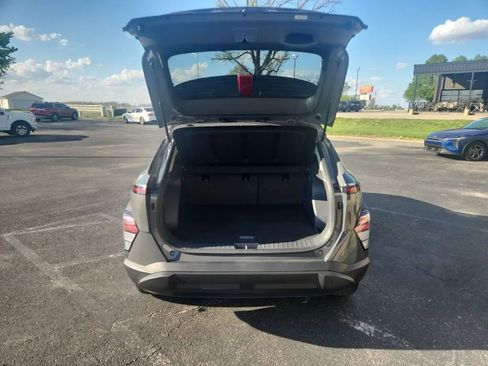 Used 2025 Hyundai Kona SEL FWD image 8