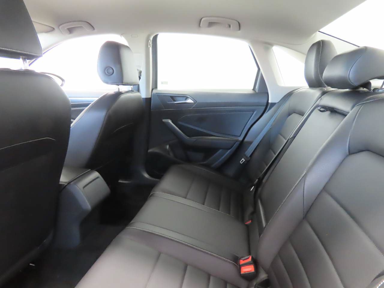 Used 2024 Volkswagen Jetta SE FWD image 17