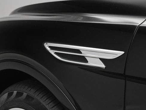 New 2024 Bentley Bentayga Extended Wheelbase image 32