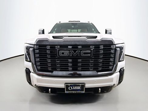 Used 2024 GMC Sierra 2500 Denali Ultimate image 2