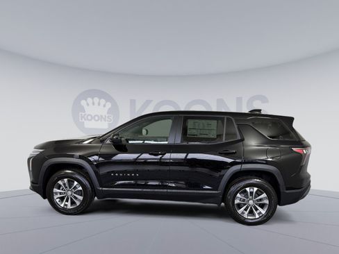 New 2026 Chevrolet Equinox LT FWD image 2