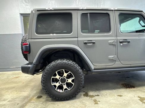 Used 2022 Jeep Wrangler Unlimited Rubicon w/ LED Lighting Group AWD/4WD image 11