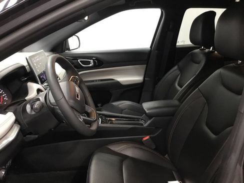 Used 2024 Jeep Compass Limited AWD/4WD image 10