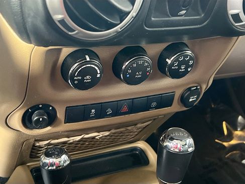 Used 2017 Jeep Wrangler Unlimited Rubicon w/ Dual Top Group image 14