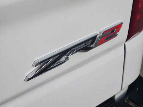 Used 2024 Chevrolet Silverado 1500 ZR2 image 10
