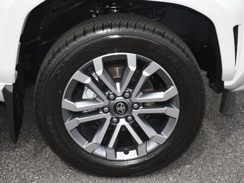 Used 2025 Toyota 4Runner Limited w/ Tow Technology Package image 23