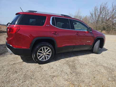 Used 2019 GMC Acadia SLE image 3
