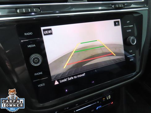 Certified 2024 Volkswagen Tiguan SE R-Line image 20