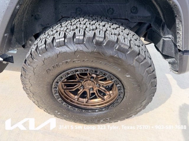 Used 2025 Jeep Wrangler Unlimited Sport AWD/4WD image 7
