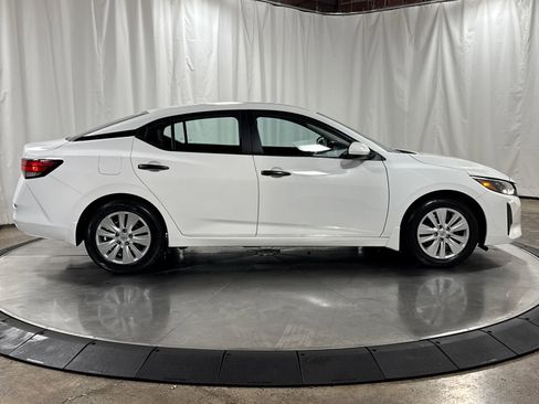 Used 2025 Nissan Sentra S FWD image 9