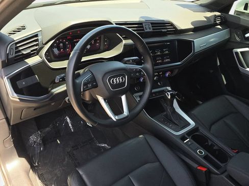 Used 2021 Audi Q3 2.0T Premium w/ Convenience Package AWD/4WD image 19