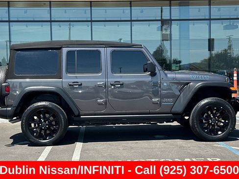 Used 2024 Jeep Wrangler Unlimited AWD/4WD image 3