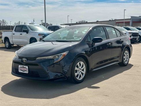 Used 2024 Toyota Corolla LE image 7