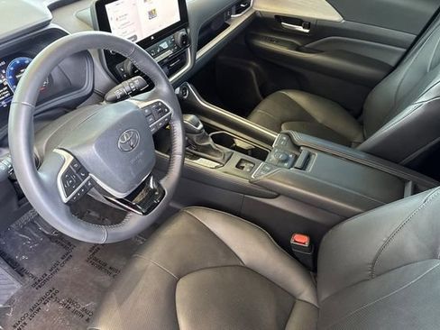 Certified 2024 Toyota Grand Highlander Limited image 12