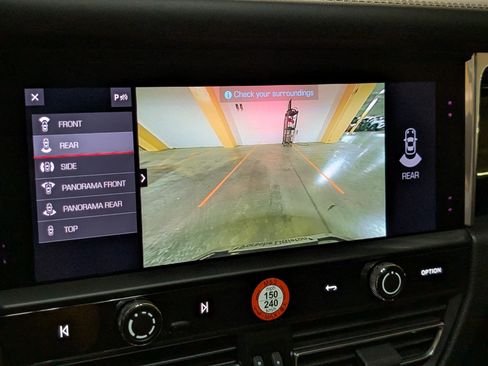 Certified 2026 Porsche Macan AWD/4WD image 37