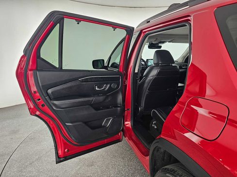 Used 2024 Honda Pilot Elite image 16