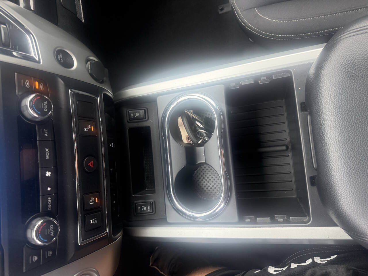 Used 2017 Nissan Titan SV RWD image 29