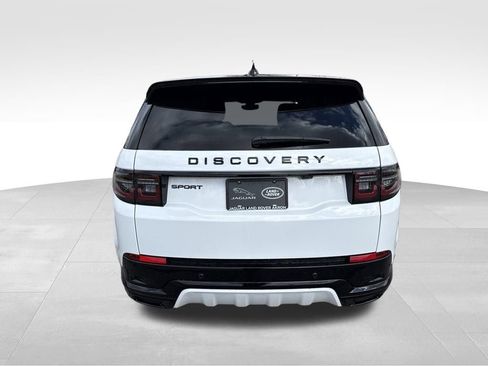 New 2025 Land Rover Discovery Sport Dynamic SE image 8