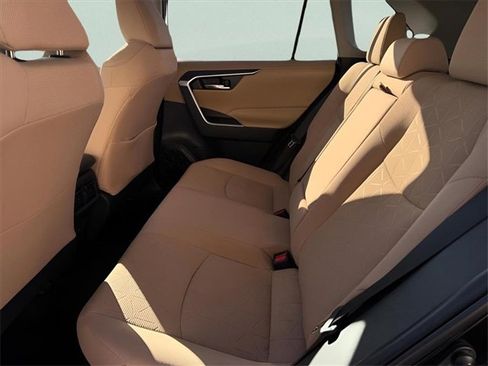 Used 2021 Toyota RAV4 XLE image 11