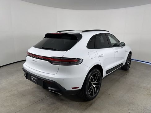 Certified 2024 Porsche Macan AWD/4WD image 7