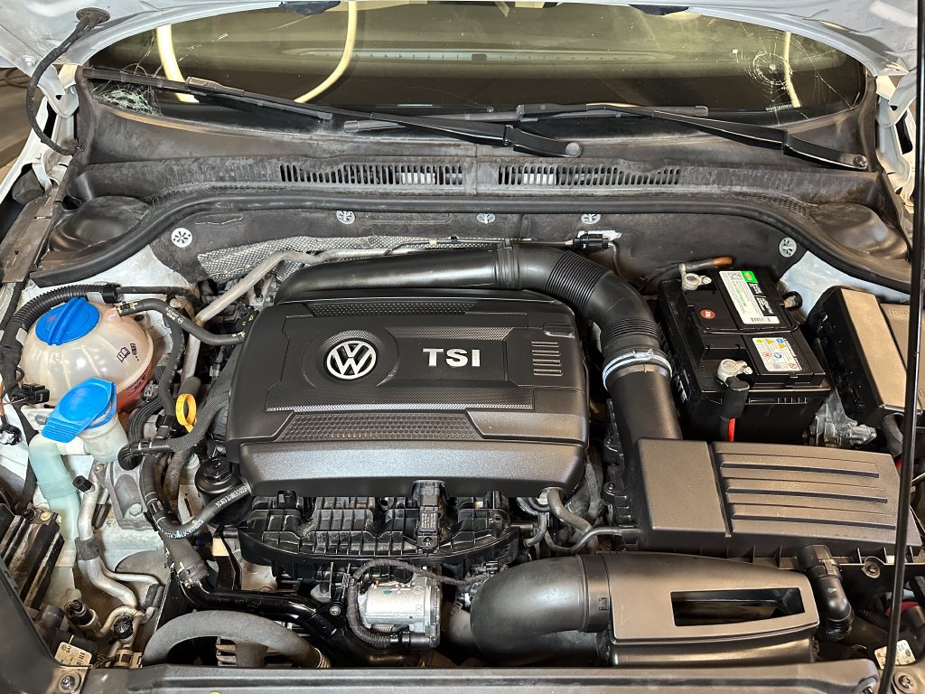 Used 2016 Volkswagen Jetta Sport FWD image 23