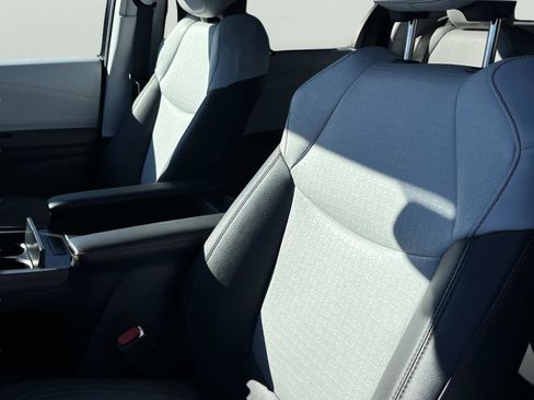 Used 2023 Toyota Sienna XSE image 31