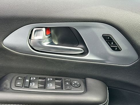 New 2026 Chrysler Pacifica Limited image 13