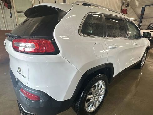 Used 2017 Jeep Cherokee Limited w/ Technology Group image 5