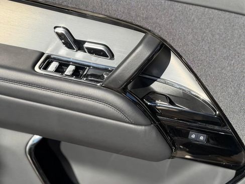 Used 2024 Land Rover Range Rover Sport SE image 28