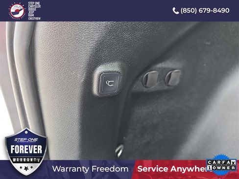 Used 2022 Jeep Cherokee Limited image 35