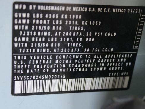 Used 2025 Volkswagen Taos SE image 18