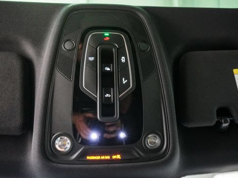 Used 2021 Audi Q8 AWD/4WD image 28
