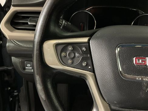 Used 2019 GMC Acadia Denali image 24