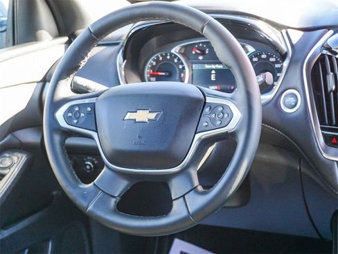 Used 2023 Chevrolet Traverse LT image 16