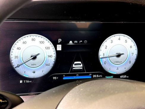 Used 2024 Hyundai Elantra SEL image 19