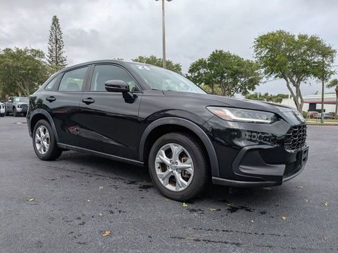 Used 2024 Honda HR-V LX image 2