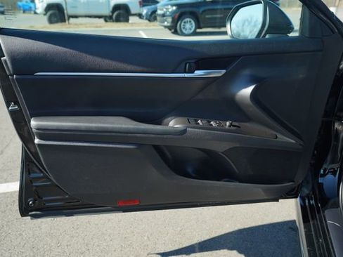 Used 2024 Toyota Camry SE image 13