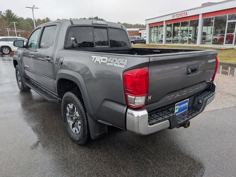 Used 2016 Toyota Tacoma TRD Off-Road w/ Towing Package AWD/4WD image 3