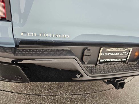 Used 2025 Chevrolet Colorado Z71 w/ Technology Package AWD/4WD image 13