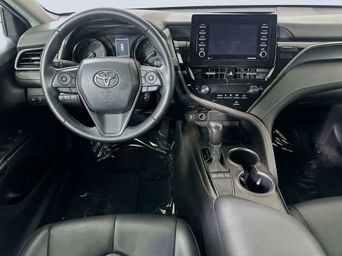 Used 2022 Toyota Camry SE image 16