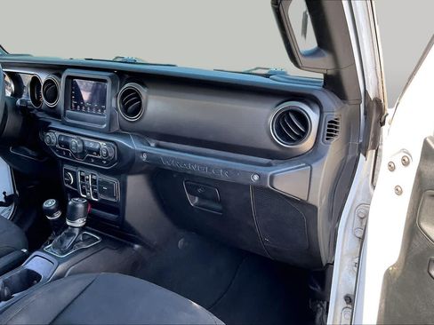 Used 2018 Jeep Wrangler Unlimited Sport S AWD/4WD image 17